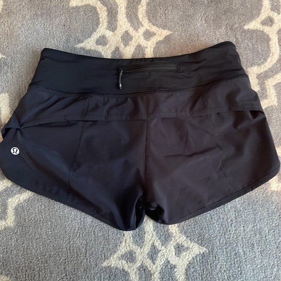 Lululemon 3 inch speed short Size 4 - Picture 3 of 3